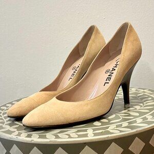 Vintage Chanel Suede CC Logo Pumps